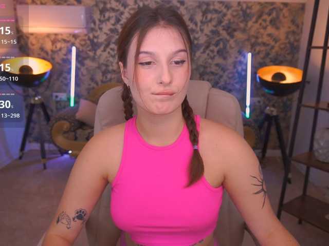 VikVikLove live cam on BongaCams