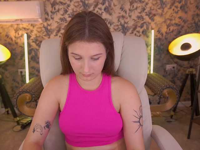 VikVikLove live webcam show