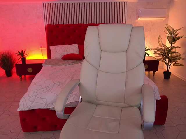 VikVikLove live cam on BongaCams