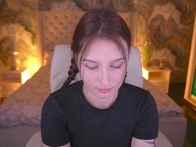 VikVikLove live cam on BongaCams