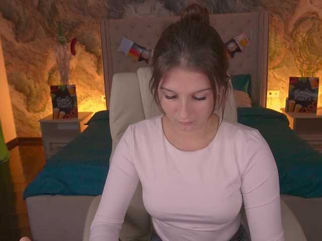 VikVikLove live cam on BongaCams