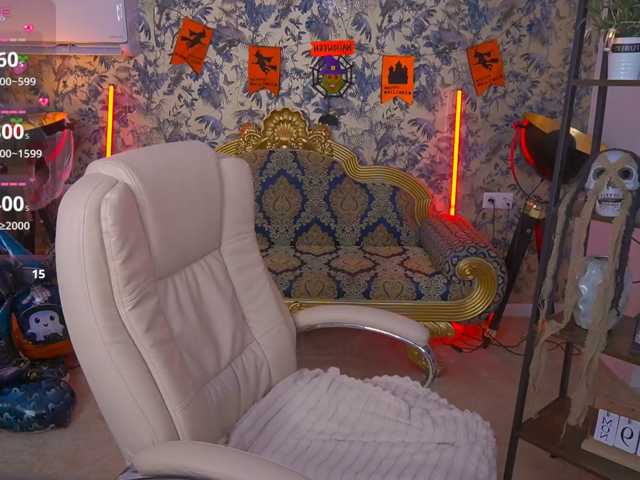 VikVikLove live cam on BongaCams