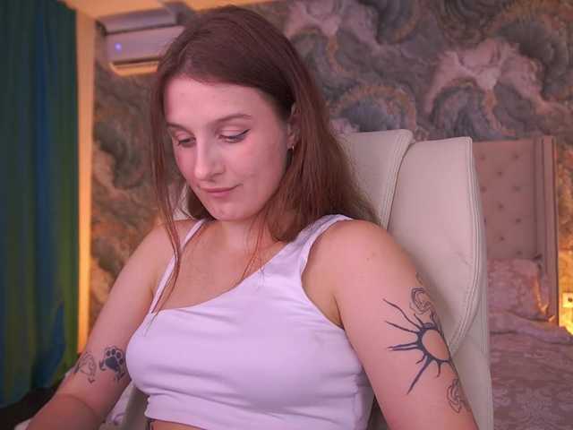 VikVikLove live cam on BongaCams
