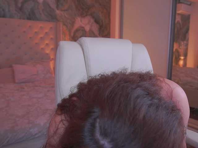 VikVikLove live cam on BongaCams
