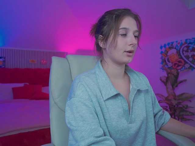 VikVikLove live cam on BongaCams