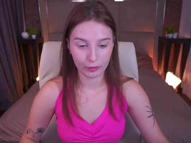 VikVikLove webcam