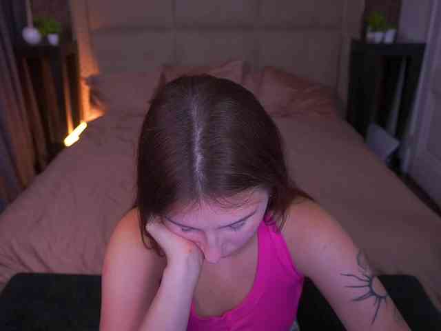 VikVikLove webcam