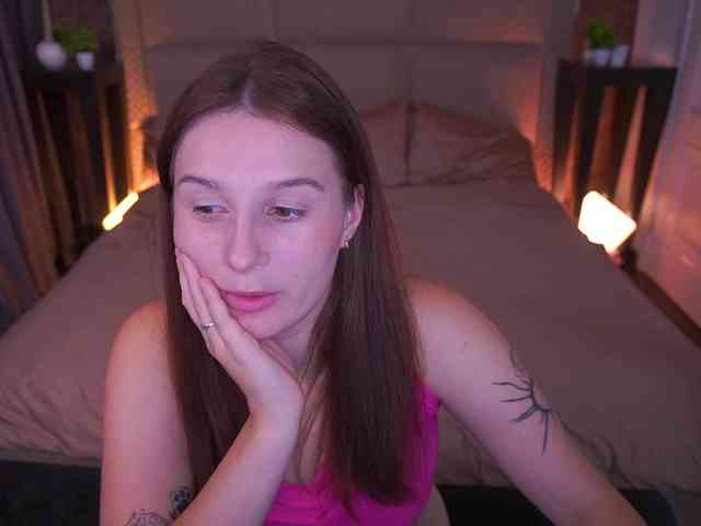 VikVikLove webcam