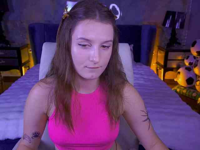 VikVikLove webcam