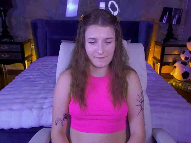 VikVikLove webcam