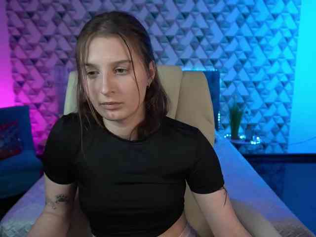 VikVikLove webcam