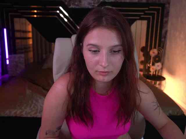 VikVikLove webcam