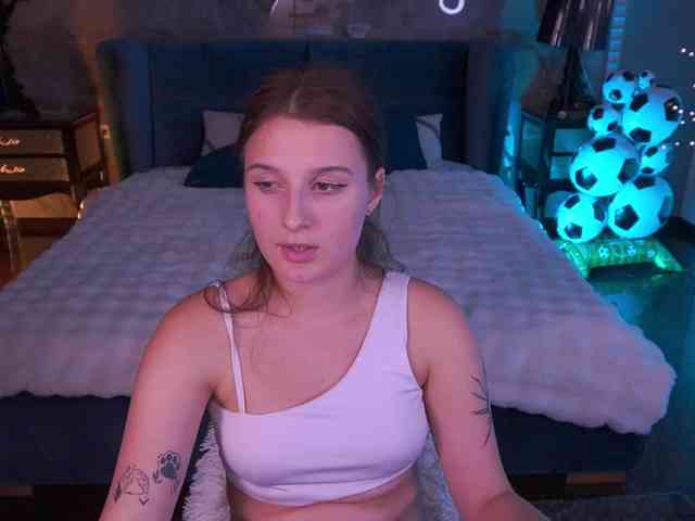 VikVikLove webcam