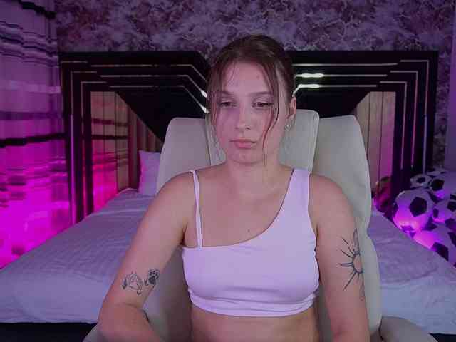 VikVikLove webcam