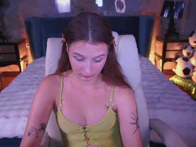 VikVikLove webcam