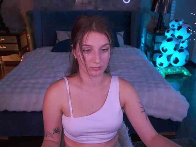 VikVikLove webcam
