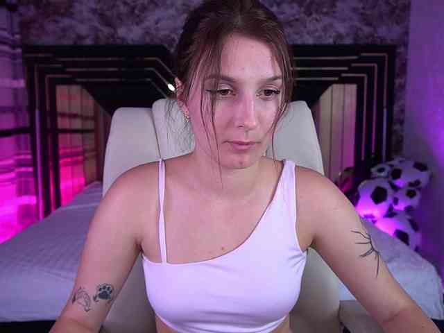 VikVikLove webcam
