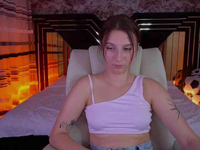 VikVikLove webcam