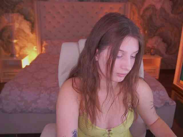 VikVikLove webcam