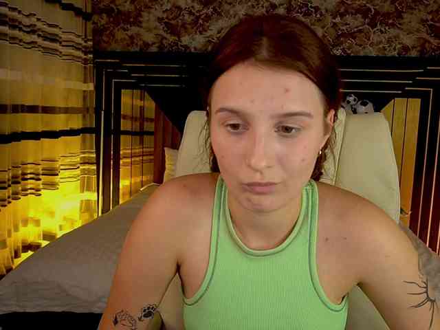VikVikLove webcam