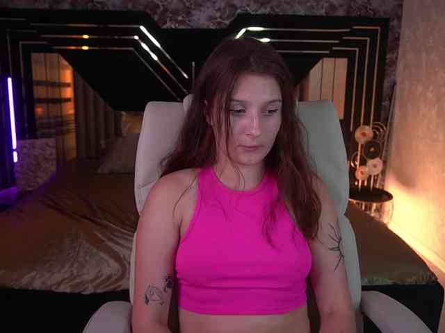 VikVikLove webcam