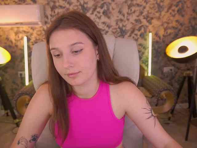 VikVikLove webcam