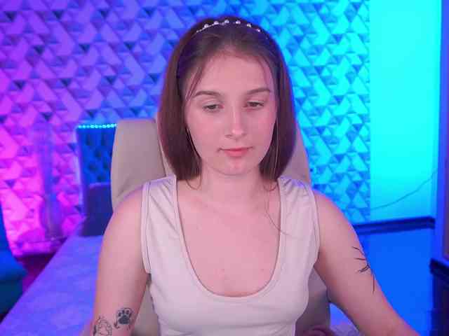 VikVikLove webcam