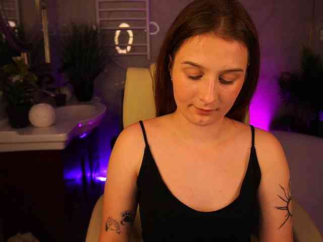 VikVikLove webcam