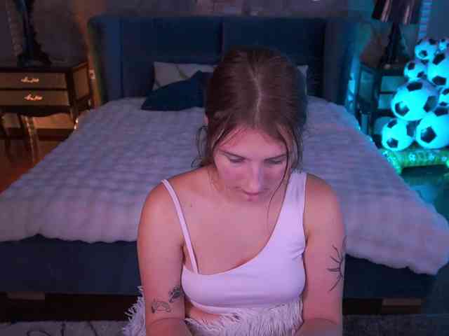 VikVikLove webcam