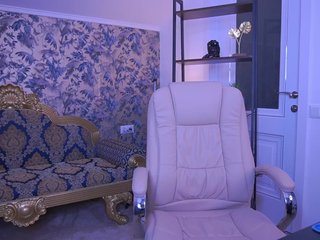 LittleJulii Porn Show