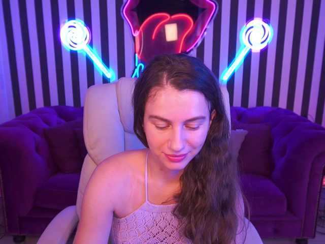 LittleJulii live webcam show