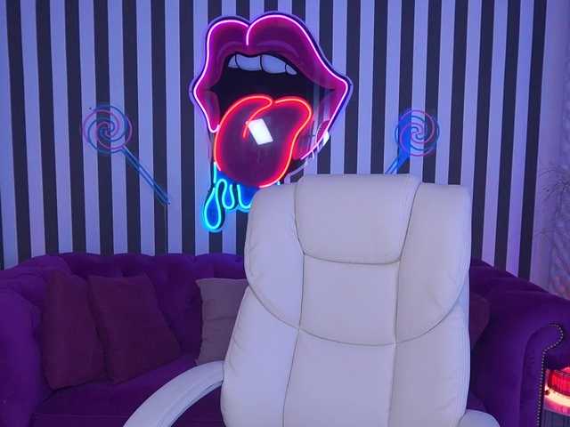 LittleJulii live cam on BongaCams