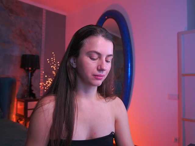LittleJulii live cam preview