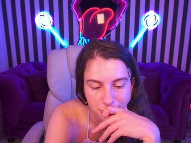 LittleJulii live webcam show