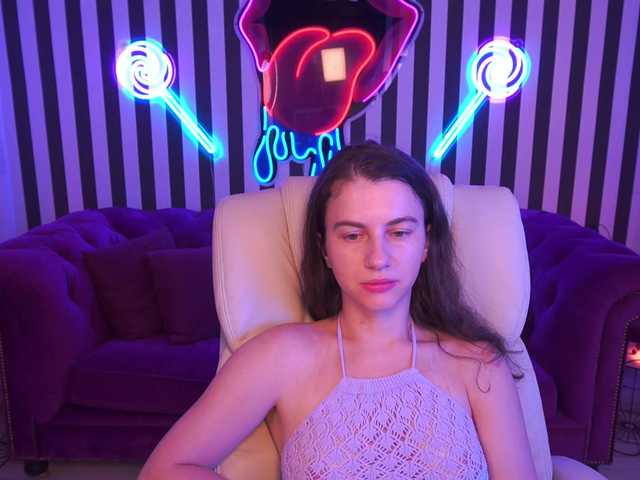 LittleJulii live webcam show