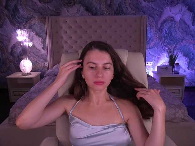 LittleJulii live webcam show