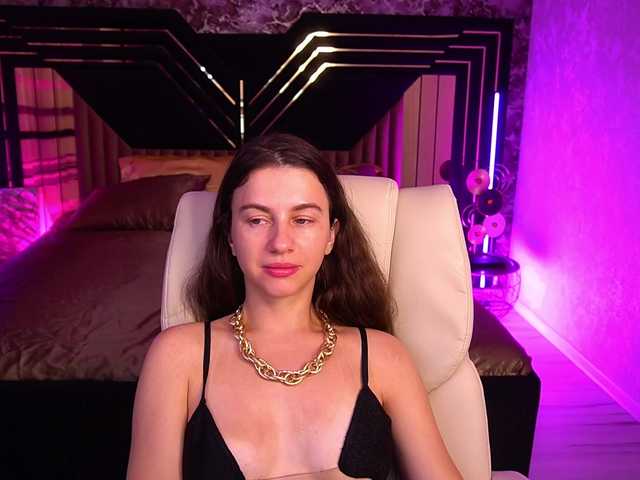 LittleJulii live webcam show