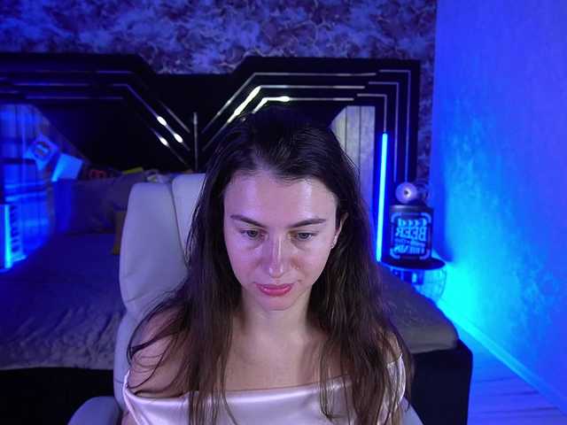 LittleJulii live cam preview