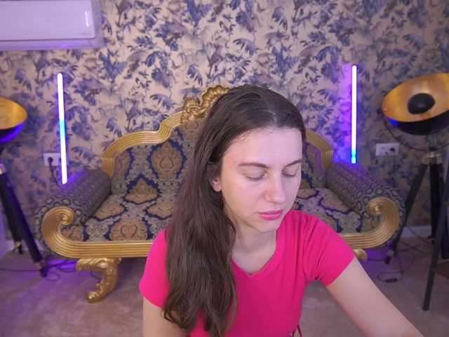 LittleJulii live webcam show