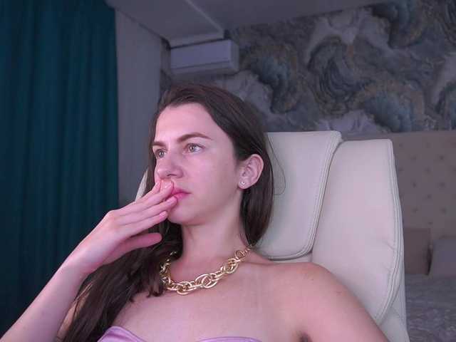 LittleJulii live cam on BongaCams