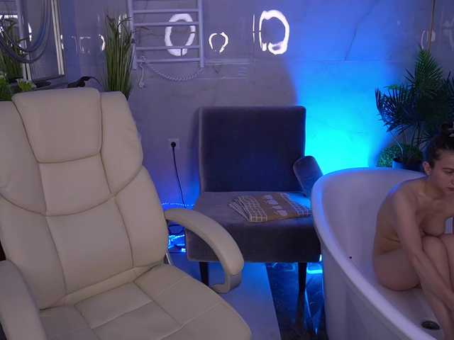 LittleJulii live cam on BongaCams