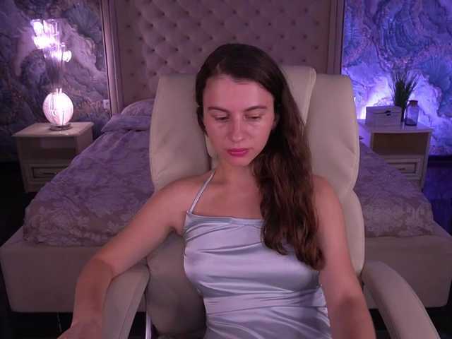 LittleJulii live webcam show