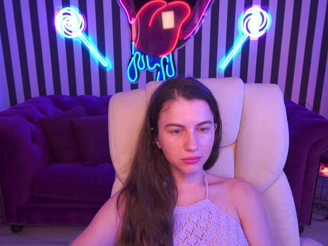 LittleJulii live webcam show