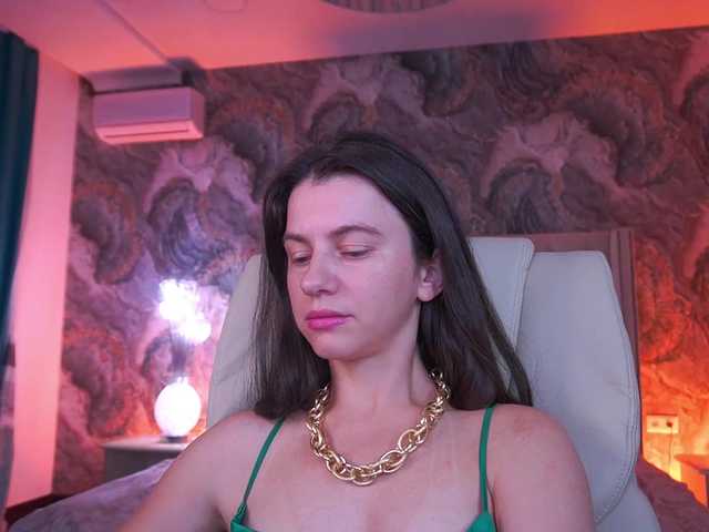 LittleJulii live cam on BongaCams