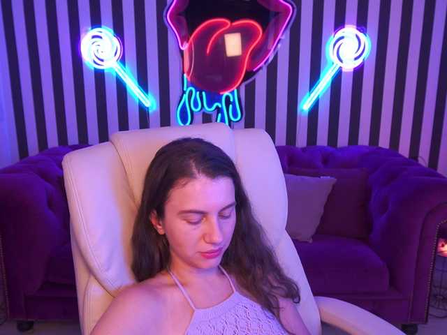 LittleJulii live webcam show