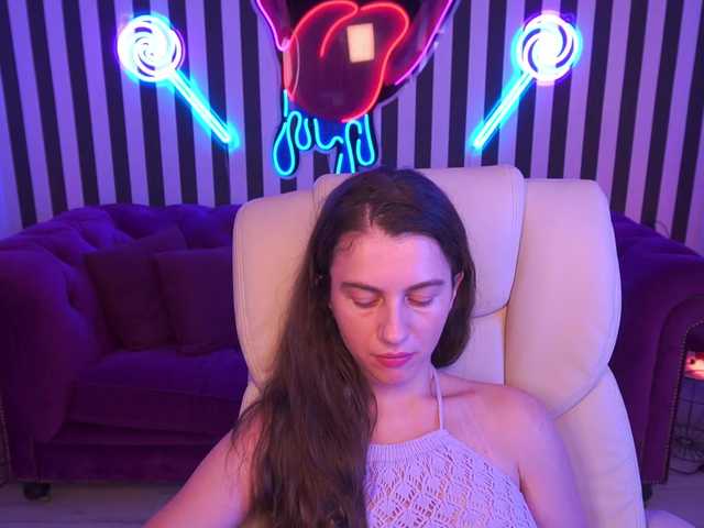 LittleJulii live webcam show