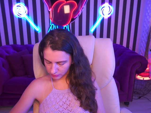 LittleJulii live webcam show