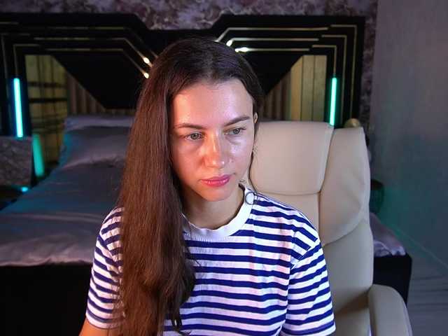 LittleJulii live cam preview