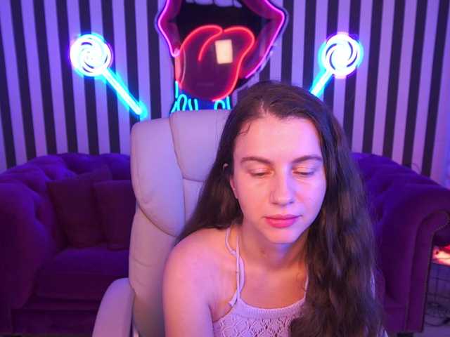 LittleJulii live webcam show