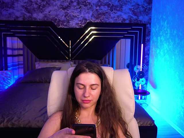 LittleJulii live webcam show